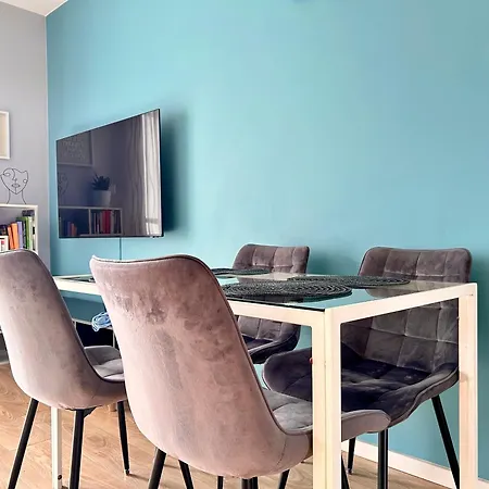 Modern Premium Near The Mountains With Free Parking Space And Self Check In Διαμέρισμα