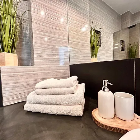 Modern Premium Near The Mountains With Free Parking Space And Self Check In Διαμέρισμα